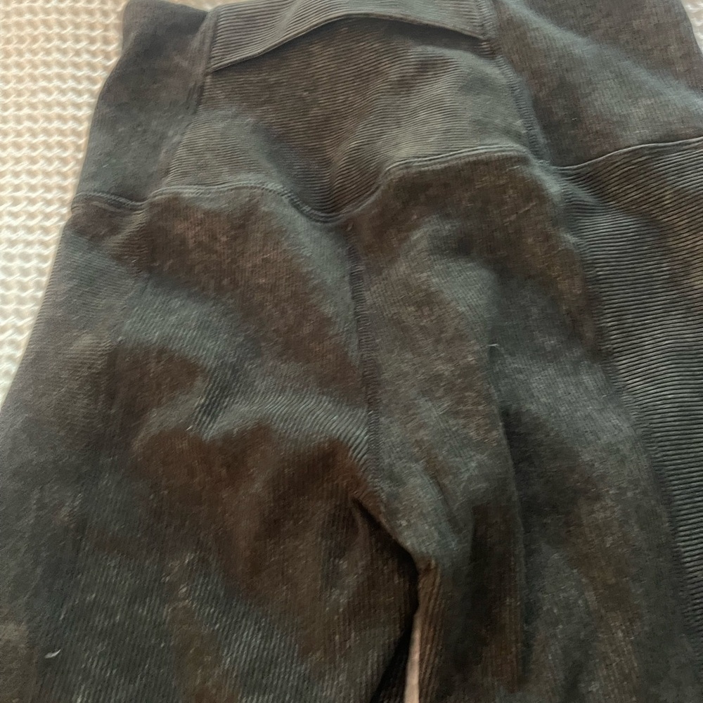 Zella Ribbed Biker Shorts - Picture 2 of 3